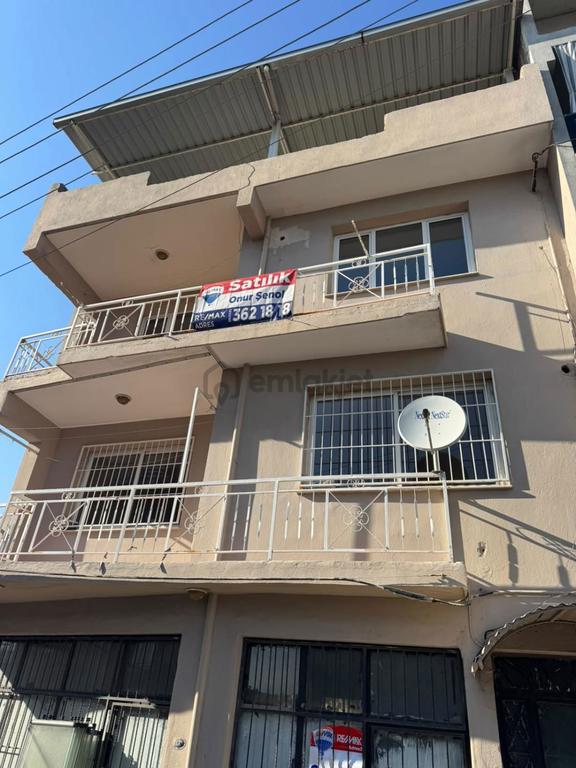 Karabağlar Günaltay Mahallesi Komple Satılık Bina 2