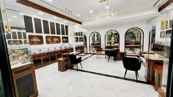 Karşıyaka'da Prestijli Avm'de Devren Kiralık Kuyumcu / Mağaza 2