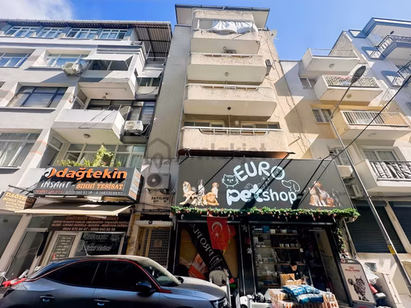 Üçyol Meydanın'da Satılık 2+1 Kapalı Mutfak Daire 1