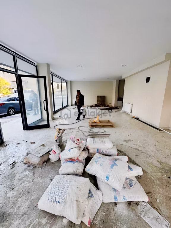 Atatürk Caddesine 100 Mesafede 140 M2 Yatırımlık Dükkan 2