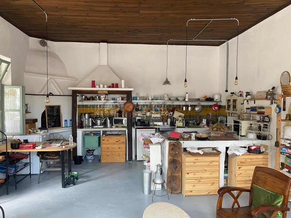 Karaburun Merkezde Kiralık İşyeri 1