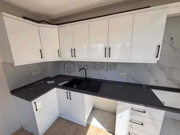 Bayırda Lüx Sıfır Kiralık 3+1 Daire Çağ Emlak Güvencesiyle 1