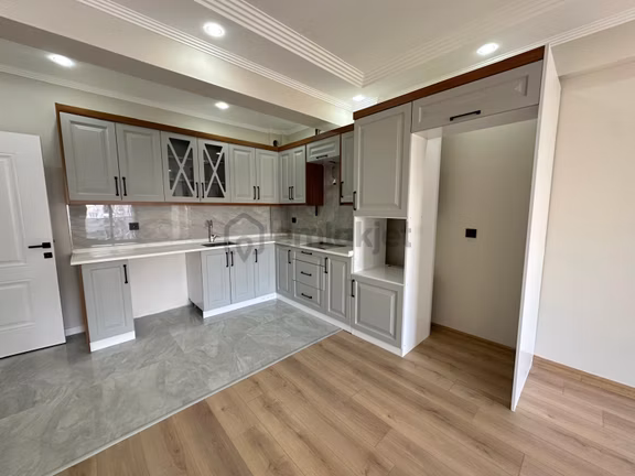 Zeki Emlaktan Muradiye'de Satılık Lüks 3+1 Otoparklı Sıfır Daire 1