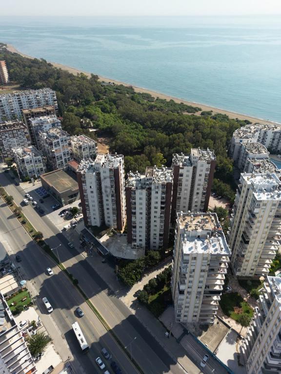 Mezitli 75. Yıl Mahallesinde Havuzlu Sitede Satılık 3+1 Daire 2