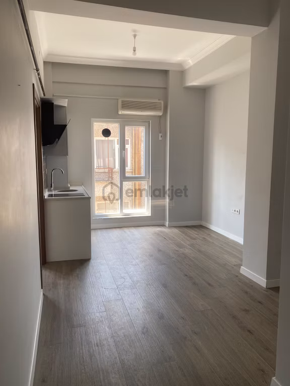 Remax Design Cumhuriyet Mahallesi Klimalı Ankastreli 1+1 Daire 1
