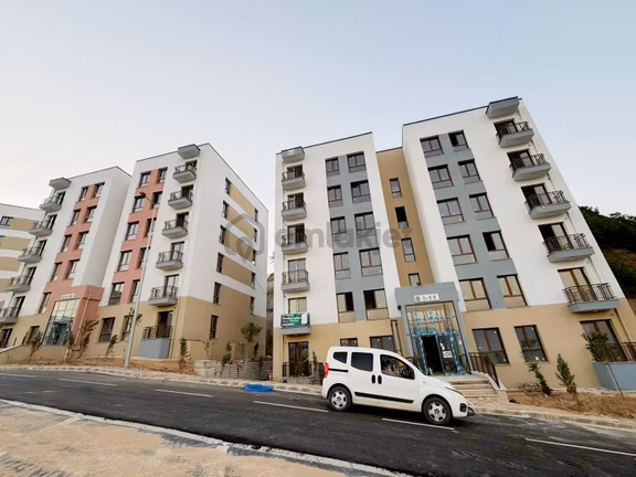 Asayradan Satılık Cedıt Projesınden 2 + 1 Satılık Gırış Kat 1