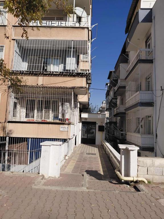 Konum Emlaktan Kolejtepede Merkezi Lokasyonda 3+1 Satılık Daire 1