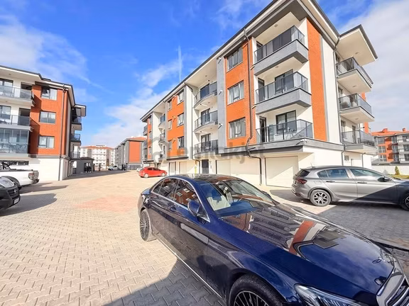 Özgün'den 71 Evler Mh Hastane Yakını Site İçi Kiralık 1