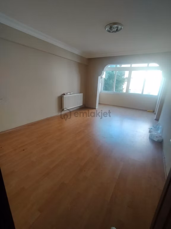Rami Cuma Mahallesi'nde 3+1 Arakat 1