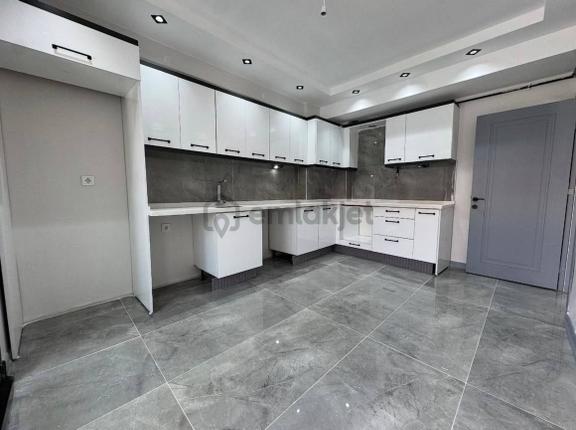 Küçükçekmece'de Sahibinden Kiralık 2+1 Daire Sahibi: 𝟢𝟻𝟺𝟷’ 𝟼𝟹𝟼’ 𝟻𝟼𝟽𝟾 2
