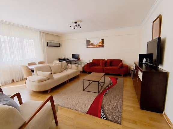 Balçova Onur Mahallesinde Agora Avm Yakını Satılık 3+1 Daire 1