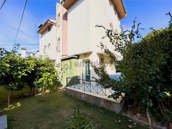 Kuşadası Karaova Ada Yakası Sitesinde Kiralık 3+1 Eşyalı Villa 2