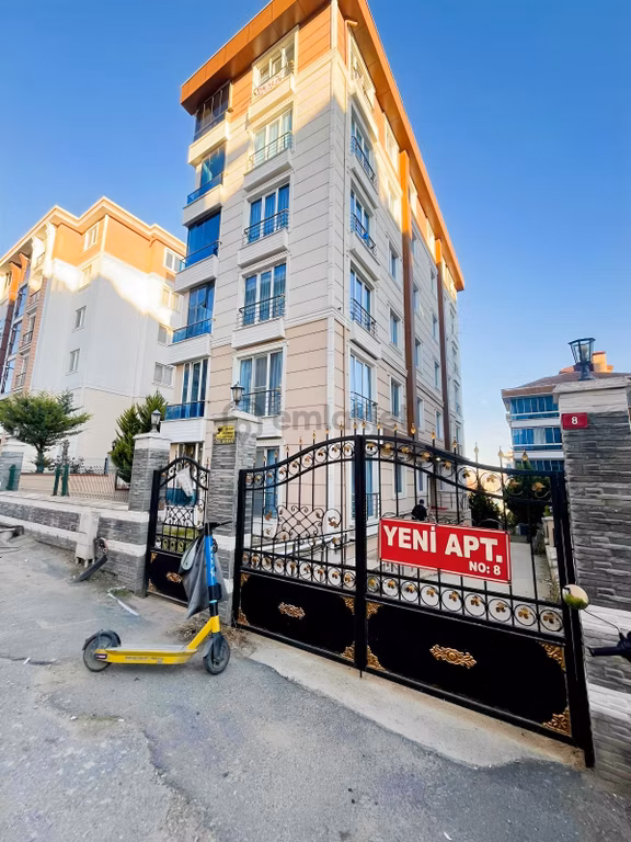 Silivri Yeni Mah. 7039 Sk'ta Harika Konumda Kiralık 2+1 Daire 1