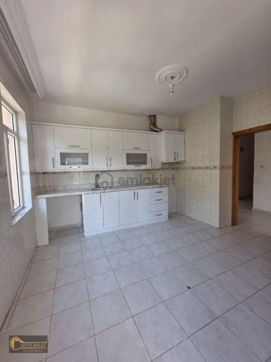 Çağlayan Mahallesi Irmağa Yakın 2+1 Asansörlü Kiralık Ara Kat Da 2