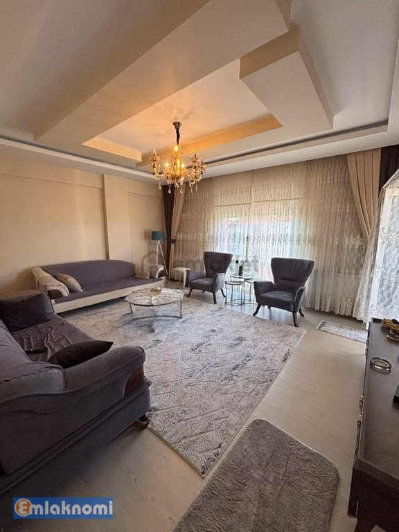 Emlaknomi'den 🏡 Yeşilada Mahallesi’nde Satılık 3+1 Daire! 1