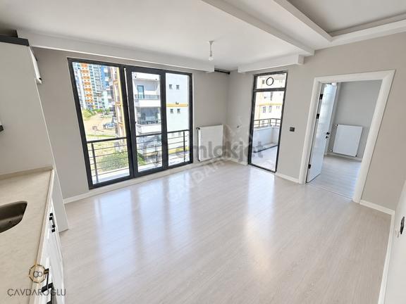 Atakent Mahallesinde Kamalı Toki Yoluna Yakın Kiralık 1+1 Daire 1