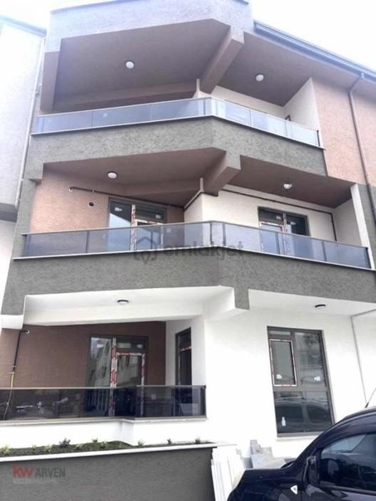 Başiskele Mahmutpaşa Strada Yanı Satılık 2+1 Arakat Daire 2