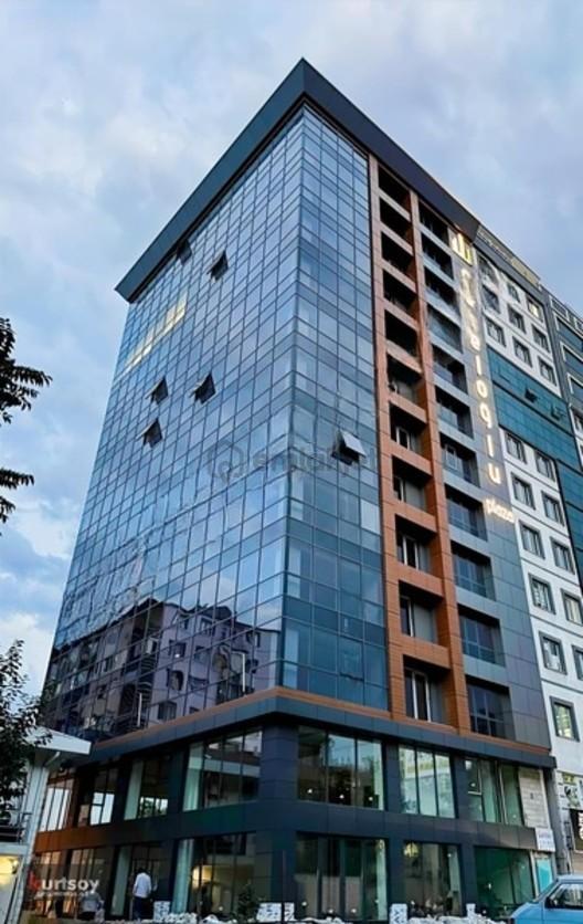 Kurtsoy'dan Göbeloğlu Plaza'da 4 Odalı Lüks 150 M2 Kiralık Ofis 1