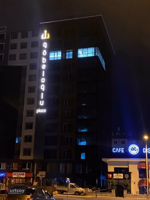 Kurtsoy'dan Göbeloğlu Plaza'da 4 Odalı Lüks 150 M2 Kiralık Ofis 2