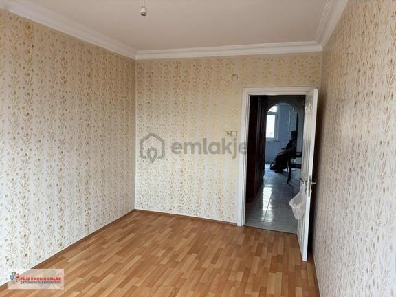 Bağcılar Yıldıztepe'de Kiralık 2+1 Daire (100m² Net) 2