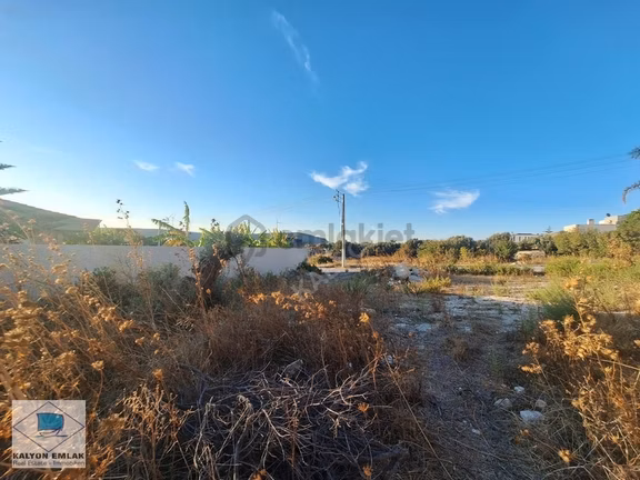 Kalyon'dan Çeşme Musalla'da Satılık 800 Metre İmarlı Arsa 2