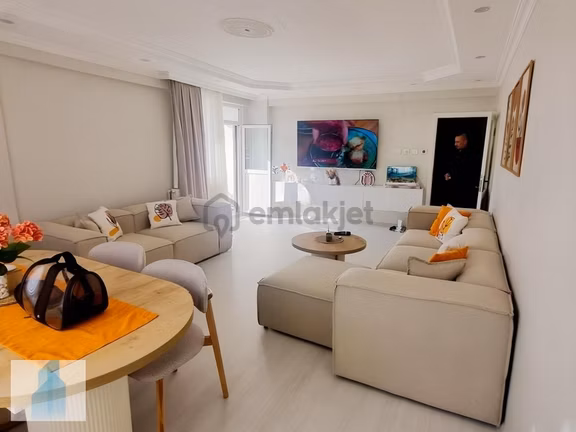 Güngören Güneştepe Mah De Satılık 2+1 115 M² Daire Hisseli %14 1