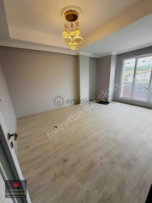 Arnavutköy'de Satılık 3+1 110 Metre 2.kat Daire Kat Mülkiyetli 1
