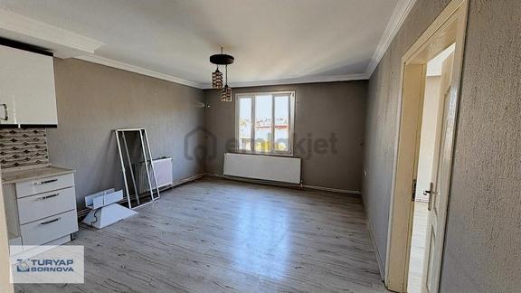 Bornova Altındağ Meriç Mah.de Kiralık Doğalgazlı 2+1 Daire 2