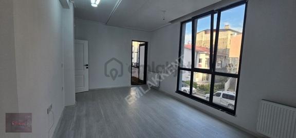 Emlak Kent'ten Merkezi Konumda 2+1 Kiralık Daire 2