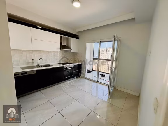 Mahmutbey Metro Üstünde Lüx Site İçerisinde Büyük 2+1 Daire 1