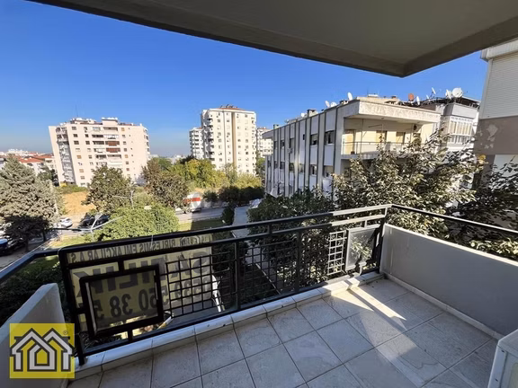 Agora Avm Karşısı Site İçinde Otoparklı - 175 M2 3+1 1