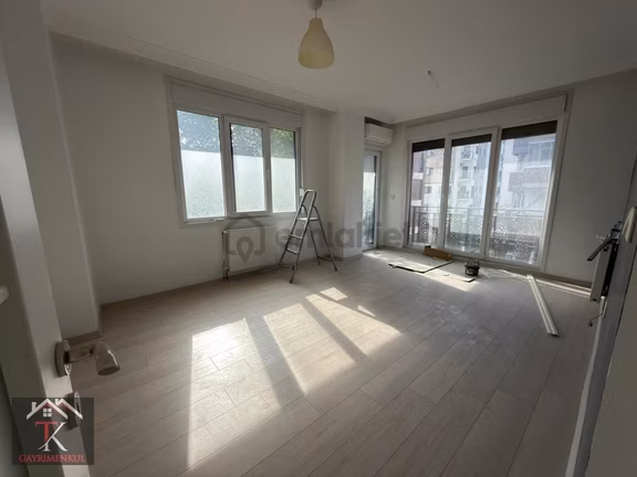 Feneryolunda Satılık 2+1 Daire 65m² Net, Boş, Merkezi Konum 2