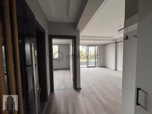 Kuvvet'ten Bulvara Cephe Geniş Daire 1+1 Kiralık 2