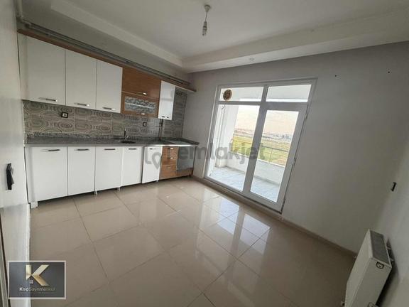 Havaalanı Kavşağı Üzeri Kiralık 3+1 Daire 1