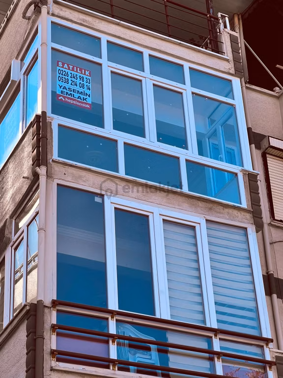 Yasemin Emlaktan Taşliman Mahallesi Denize Sifir 1+1 Daire 1