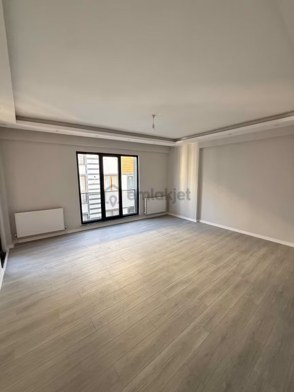 Esentepede Otoparklı Kiralık Ara Kat 2+1 Daire 2