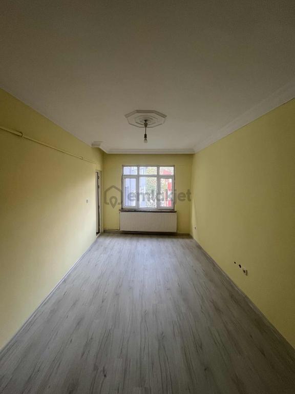 Merkeze Yakın, Yeni Boyatılmış, Masrafsız Ve Bakımlı 2+1 Kiralık 2