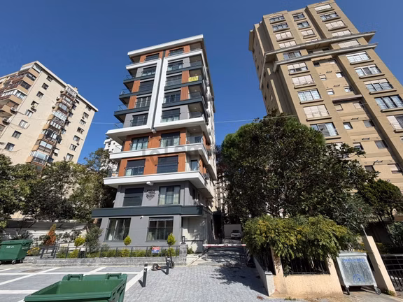 Poyraz'dan Suadiyede Bağdat Caddesine Yakın Balkonlu 1+1 Satılık 1