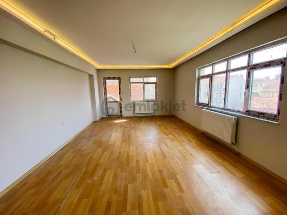 İmir Emlak'tan Çarşı Merkezinde 3+1 140m2 Sıfır Acil Daire 1