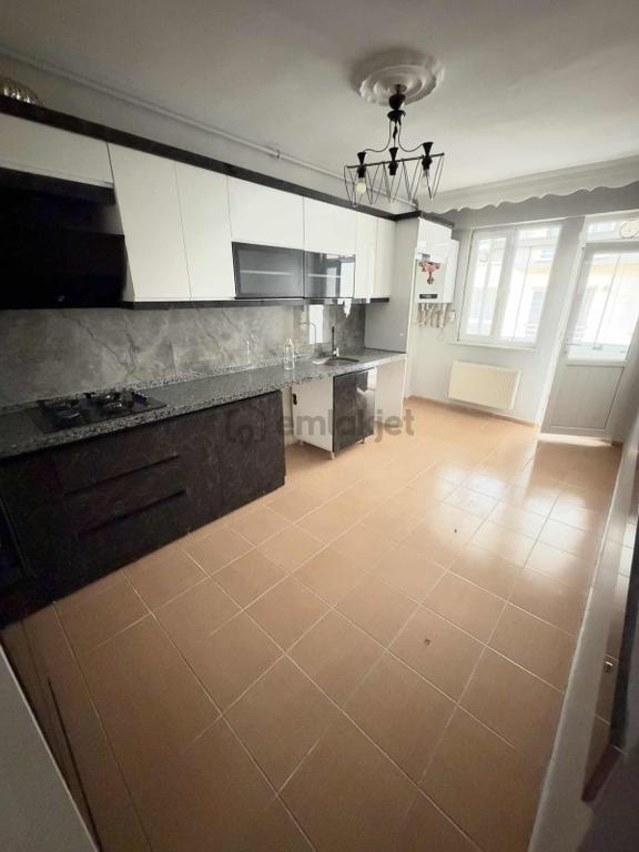 Ua-erenköy Mah. Yıldırım Caddesi Yakını 2+1 95 M² Kiralık Daire 1