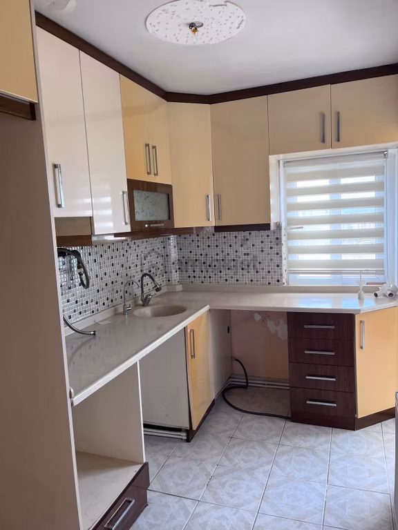 3+1 Yüzüncü Yıl Da Carrefoursa Yakını 11 Katlı 10 Katı Doğğalgazlı Kiralık 20000tl.. 1