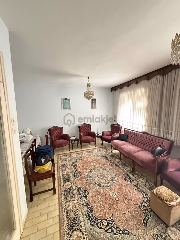 Mrg Oteli Arkasında Satılık Geniş 3+1 Daire 2