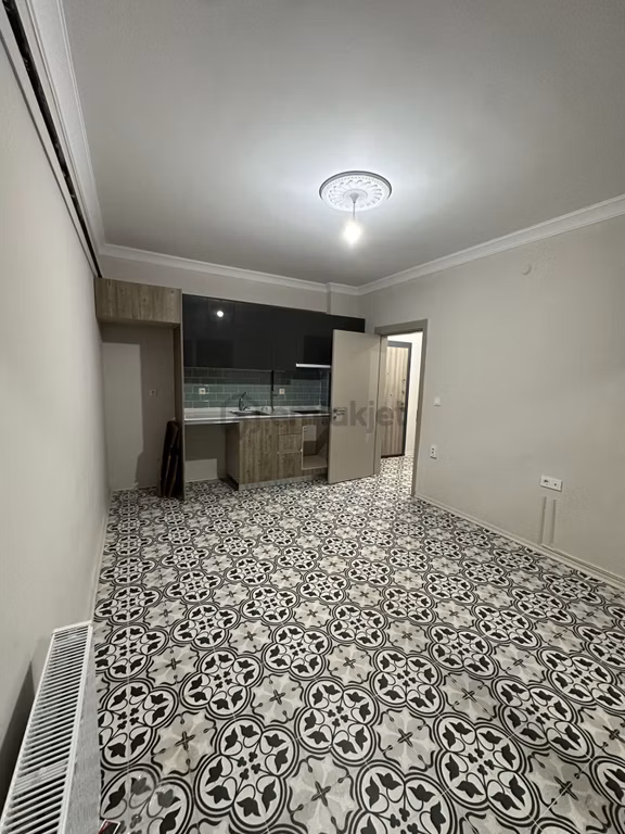 Sakarya Karasu'da Havuzlu Sitede Bahçe Kullanımlı 1+1 Kiralık Ferah Daire 2