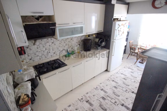 Hemdem Gayrimenkul'den Topçu'da 14.cadde Yanı Asansörlü Ön Cephe 5+2 Satılık Daire 1