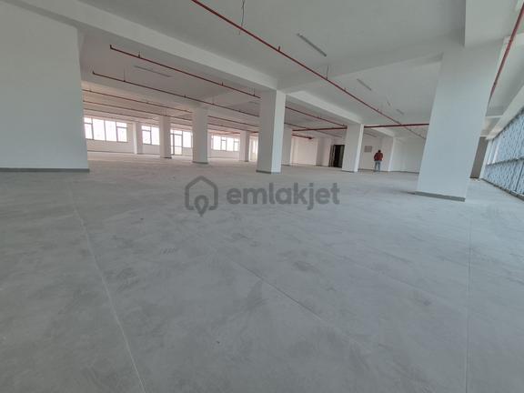Sultangazi Bölgesinde 7katta 880m² Kiralık Dükkan Bulunmaktadır 1