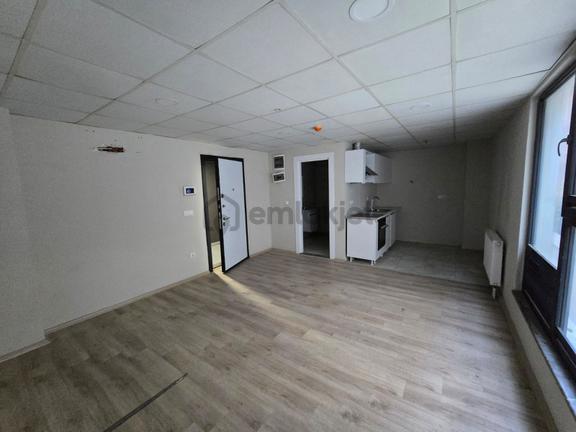 Güneşli Perola Residence’ta 1+0 Yüksek Giriş 30 M² Net Kiralık Ofis 2