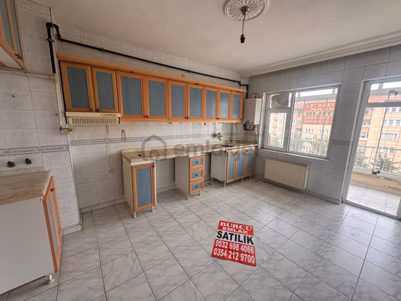 Dolunay Sitesinde 3+1 Ara Kat Kiralık Daire-burcu Emlaktan 2
