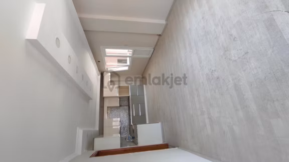 Gardalyada Nezih Aile Apartmanında Doğalgazlı 3+1 Kiralık Daire 1