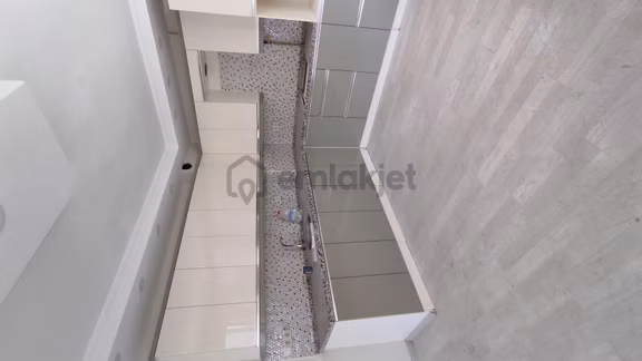 Gardalyada Nezih Aile Apartmanında Doğalgazlı 3+1 Kiralık Daire 2
