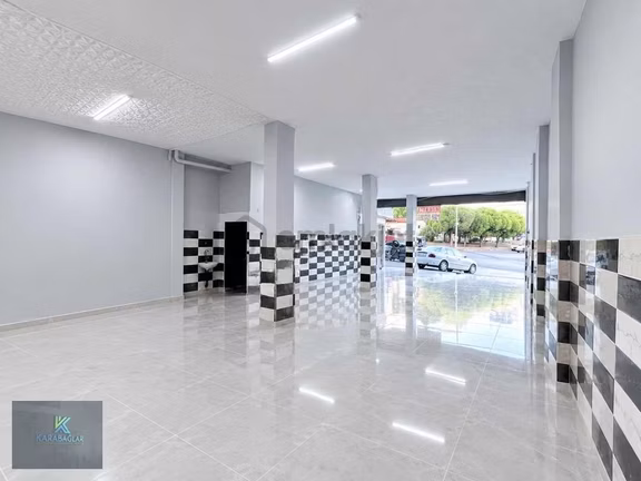 120 M2 Sanayi Elektrikli Düz Zemin Kiralık Dükkan 2